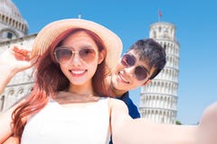 Selfie da tomada dos pares em It?lia foto de stock Selfie da tomada dos pares em It?lia foto de stock