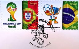 Sello impreso con las banderas de una imagen de la mascota de Fulco de Portugal, del Brasil y del acorazado del campeonato libre illustration Sello impreso con las banderas de una imagen de la mascota de Fulco de Portugal, del Brasil y del acorazado del campeonato libre illustration