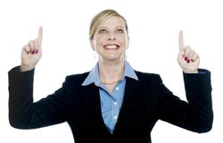 Senhora corporativa que aponta para cima com ambas as mãos fotos de stock Senhora corporativa que aponta para cima com ambas as mãos fotos de stock