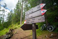 Sentieri Cai the italian mountain trail signs in trentino alto stock photography Sentieri Cai the italian mountain trail signs in trentino alto stock photography