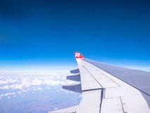 SEOUL COREIA DO SUL 18 DE ABRIL DE 2018: AirAsia aplana o voo no céu sobre o aeroporto internacional de Incheon, Seoul o 18 de ab fotografia de stock royalty free SEOUL COREIA DO SUL 18 DE ABRIL DE 2018: AirAsia aplana o voo no céu sobre o aeroporto internacional de Incheon, Seoul o 18 de ab fotografia de stock royalty free