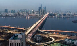 Seoul Südkorea - Mapo-Brücken-helle Streifen lizenzfreie stockfotos Seoul Südkorea - Mapo-Brücken-helle Streifen lizenzfreie stockfotos