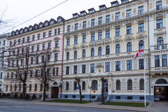 Separação nas ruas da cidade de Riga imagem de stock Separação nas ruas da cidade de Riga imagem de stock
