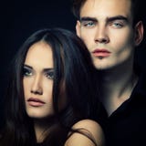 Sexy Leidenschaftspaare, schöner junger Mann und Frauennahaufnahme, vorbei lizenzfreies stockbild Sexy Leidenschaftspaare, schöner junger Mann und Frauennahaufnahme, vorbei lizenzfreies stockbild