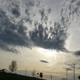 Sguardo alto nel cielo immagine stock libera da diritti Sguardo alto nel cielo immagine stock libera da diritti