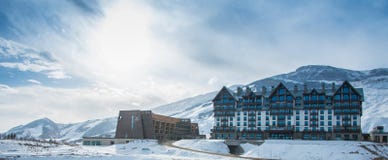 Shahdag - 8 FEBRUARI, 2015: Toeristenhotels royalty-vrije stock afbeelding Shahdag - 8 FEBRUARI, 2015: Toeristenhotels royalty-vrije stock afbeelding