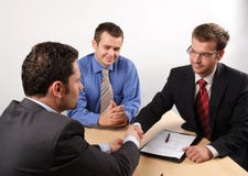 shakehand au-dessus de contrat signé shakehand au-dessus de contrat signé