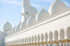 Sheikh μουσουλμανικό τέμενος Zayed στο Αμπού Ντάμπι, πρωτεύουσα των Ηνωμένων Αραβικών Εμιράτων στοκ φωτογραφία με δικαίωμα ελεύθερης χρήσης Sheikh μουσουλμανικό τέμενος Zayed στο Αμπού Ντάμπι, πρωτεύουσα των Ηνωμένων Αραβικών Εμιράτων στοκ φωτογραφία με δικαίωμα ελεύθερης χρήσης