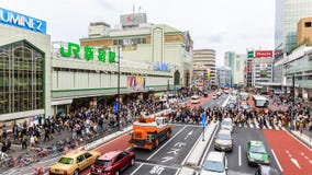 Shinjuku JRjärnvägsstation royaltyfria foton Shinjuku JRjärnvägsstation royaltyfria foton