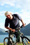 shoutinng человека bike стоковое фото shoutinng человека bike стоковое фото