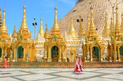Shwedagon-Pagode in Rangun, Myanmar stockbilder Shwedagon-Pagode in Rangun, Myanmar stockbilder