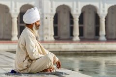 Sikh dans une prière d'oblitération photos stock Sikh dans une prière d'oblitération photos stock