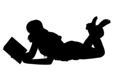 Silhouet met het Knippen van Weg van Vrouw op Vloer met Boek (Hoofd stock afbeeldingen Silhouet met het Knippen van Weg van Vrouw op Vloer met Boek (Hoofd stock afbeeldingen