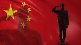 Silhouette chinoise de soldat saluant contre le drapeau national, force de fusée d'armée banque de vidéos Silhouette chinoise de soldat saluant contre le drapeau national, force de fusée d'armée banque de vidéos