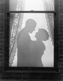 Silhouette of a couple embracing royalty free stock photography Silhouette of a couple embracing royalty free stock photography