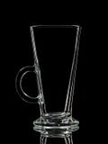 Silhouette de verre pour le tir avec le chemin de coupure sur le fond noir Photos stock