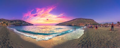 Silhouettes of happy people swimming and playing in the sea at sunset, concept about having fun on the beach. royalty free stock photos Silhouettes of happy people swimming and playing in the sea at sunset, concept about having fun on the beach. royalty free stock photos