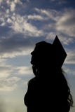 Silhueta graduada da menina, estudante da graduação, graduado da menina, fotos de stock Silhueta graduada da menina, estudante da graduação, graduado da menina, fotos de stock