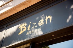 Sinal da barra da cerveja de Bizen foto de stock Sinal da barra da cerveja de Bizen foto de stock