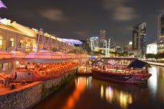Singapur in der Nachtzeit lizenzfreie stockfotos Singapur in der Nachtzeit lizenzfreie stockfotos