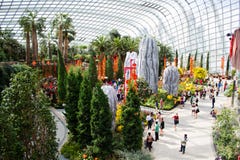 Singapur - 31. Januar 2015: Touristen gehen herum in Singapor stockfotografie Singapur - 31. Januar 2015: Touristen gehen herum in Singapor stockfotografie