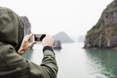 Sirva la fotografía del barco en bahía larga de la ha en Vietnam Fotografía de archivo libre de regalías Sirva la fotografía del barco en bahía larga de la ha en Vietnam Fotografía de archivo libre de regalías
