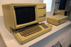Sistema con computer personale di Apple Lisa, c fotografie stock Sistema con computer personale di Apple Lisa, c fotografie stock