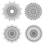 Sistema de cuatro mandalas blancos y negros Mandala del vector Sistema de mandalas del vector stock de ilustración Sistema de cuatro mandalas blancos y negros Mandala del vector Sistema de mandalas del vector stock de ilustración