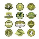 Sistema de insignias de las fuerzas armadas militares y de arma stock de ilustración Sistema de insignias de las fuerzas armadas militares y de arma stock de ilustración