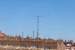 Sistema de la antena de HF del equipo de radio-aficionado fotos de archivo libres de regalías Sistema de la antena de HF del equipo de radio-aficionado fotos de archivo libres de regalías