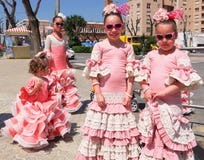 Siviglia la Spagna 16 aprile 2013/bambini piccoli si veste nella tradizione immagini stock Siviglia la Spagna 16 aprile 2013/bambini piccoli si veste nella tradizione immagini stock