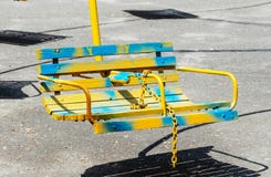 Sièges en bois d'un carrousel image libre de droits Sièges en bois d'un carrousel image libre de droits