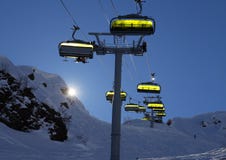Ski lift backlit with bright sun Royalty Free Stock Images Ski lift backlit with bright sun Royalty Free Stock Images