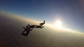 Skydivers en la puesta del sol metrajes Skydivers en la puesta del sol metrajes