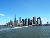 Skyline de Manhattan do porto de New York fotos de stock Skyline de Manhattan do porto de New York fotos de stock