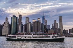 Skyline dos arranha-c?us em Manhattan, New York City, EUA fotografia de stock Skyline dos arranha-c?us em Manhattan, New York City, EUA fotografia de stock