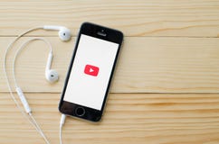 Skärmdump av YouTube arkivbild Skärmdump av YouTube arkivbild