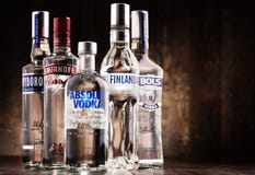 Skład z butelkami globalni ajerówka gatunki obraz stock Skład z butelkami globalni ajerówka gatunki obraz stock