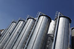 składowi przemysłowi silosy Zdjęcie Stock składowi przemysłowi silosy Zdjęcie Stock