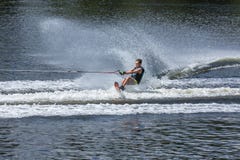 Slalom, waterskien, redactie stock foto's Slalom, waterskien, redactie stock foto's