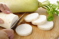 slice-daikon-radish-cooking-44453264.jpg