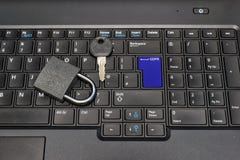 Slot, zeer belangrijke en blauwe toetsenbordsleutel met tekst GDPR als symbool voor Pri stock foto's Slot, zeer belangrijke en blauwe toetsenbordsleutel met tekst GDPR als symbool voor Pri stock foto's