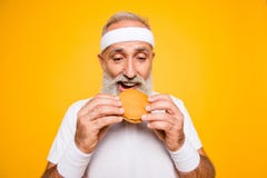 Sluit omhoog van de moderne opa van de atleten koele grijze haired gepensioneerde ho stock afbeelding Sluit omhoog van de moderne opa van de atleten koele grijze haired gepensioneerde ho stock afbeelding