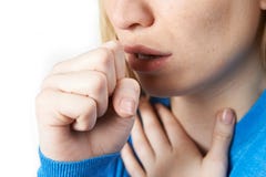 Sluit omhoog van Vrouw het Lijden met Hoest stock foto's Sluit omhoog van Vrouw het Lijden met Hoest stock foto's