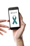 Smartphone εκμετάλλευσης χεριών, κενή οθόνη με την κορδέλλα κιρκιριών που απομονώνεται στοκ φωτογραφία με δικαίωμα ελεύθερης χρήσης Smartphone εκμετάλλευσης χεριών, κενή οθόνη με την κορδέλλα κιρκιριών που απομονώνεται στοκ φωτογραφία με δικαίωμα ελεύθερης χρήσης