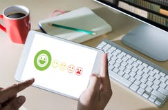 smiley drückend, stellen Sie Emoticon das Kundendienst-Ziel Busine gegenüber stockbild smiley drückend, stellen Sie Emoticon das Kundendienst-Ziel Busine gegenüber stockbild