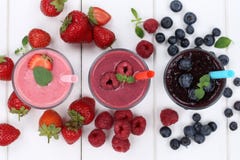 Smoothie owocowego soku milkshake z owoc od above obrazy stock Smoothie owocowego soku milkshake z owoc od above obrazy stock