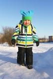 Smutna płacz chłopiec w zimie outdoors obrazy stock Smutna płacz chłopiec w zimie outdoors obrazy stock