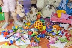 Smutsig ungelokal med toys