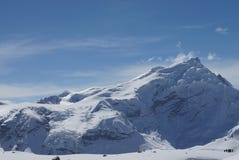 Sneeuw behandelde berg Nepal royalty-vrije stock fotografie Sneeuw behandelde berg Nepal royalty-vrije stock fotografie